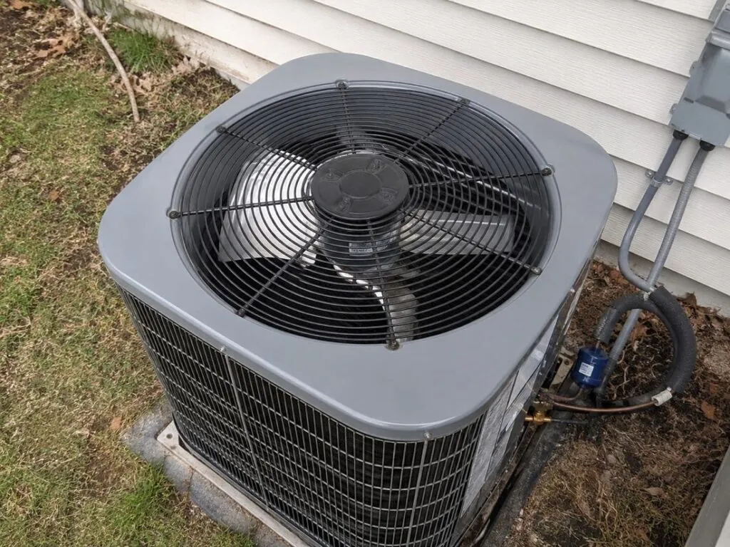 Outdoor AC condenser fan motor diagnostic on a residential cooling system